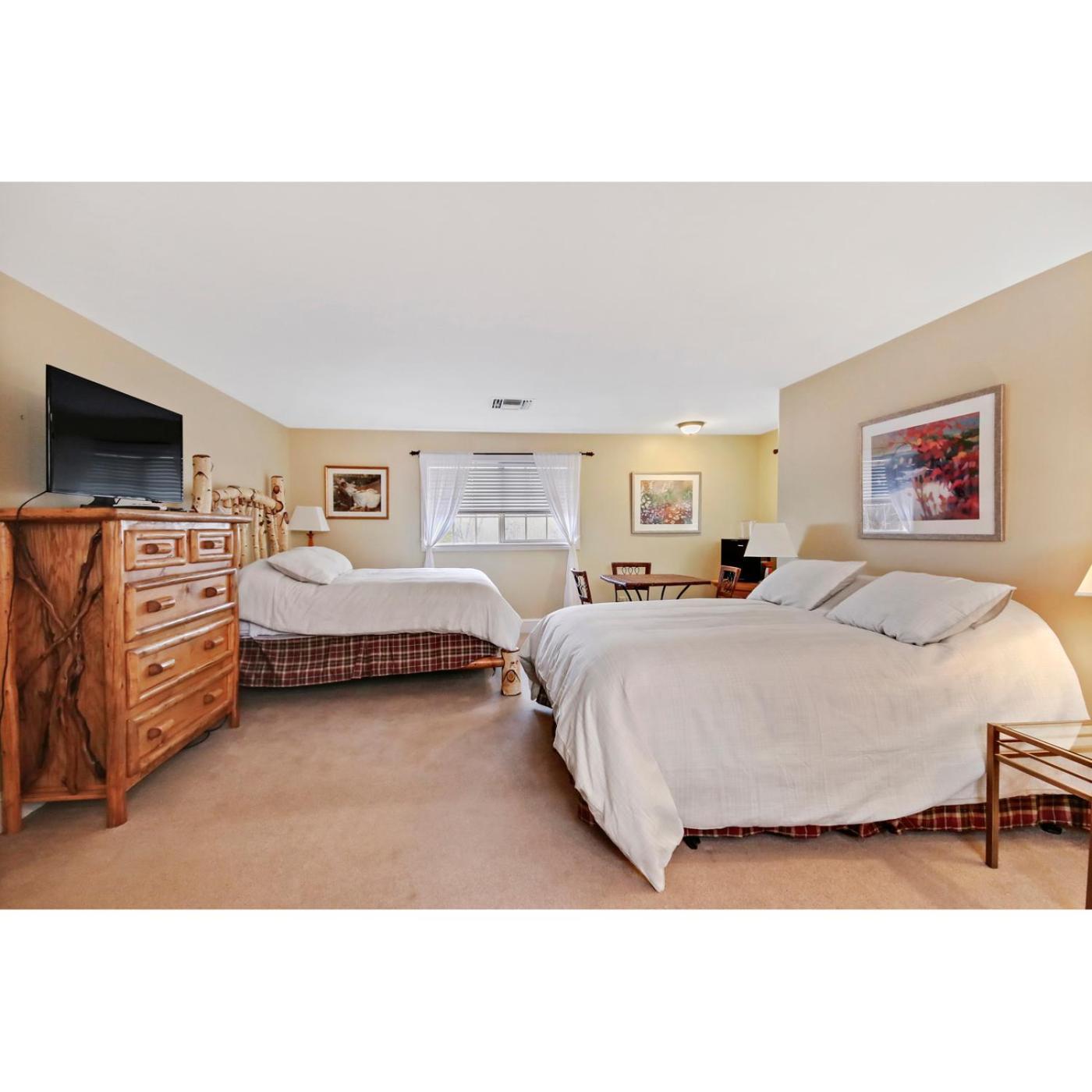 Hotel 7 Point Ranch Emigrant Exterior foto